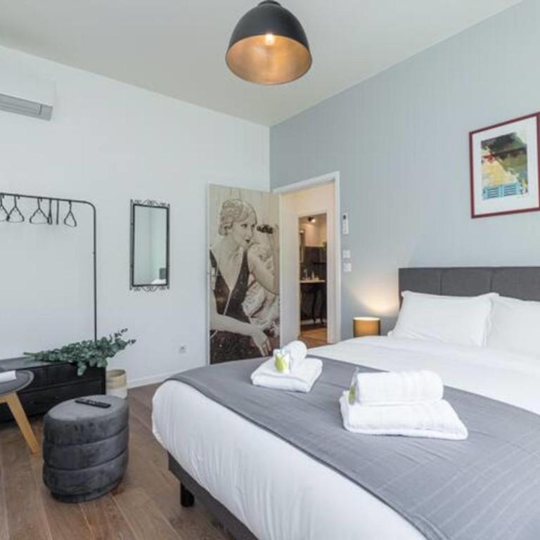 Extra spacious Apartment 5 min walk to Sea & Tram - Appartement - 13