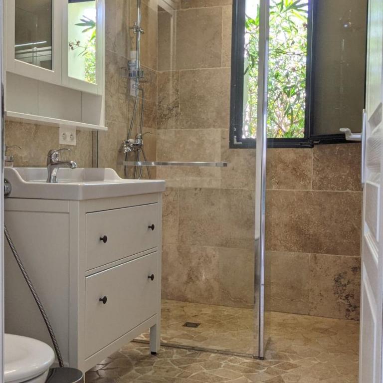 Family home with garden, pool and beach within walking distance - Casa con 1 dormitorio - 22