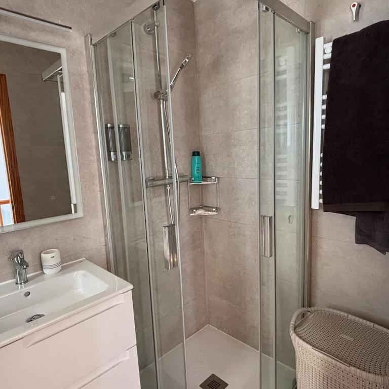 Beachfront, pool, air conditioning, 3 bedrooms, sea view - Apartamento - 27