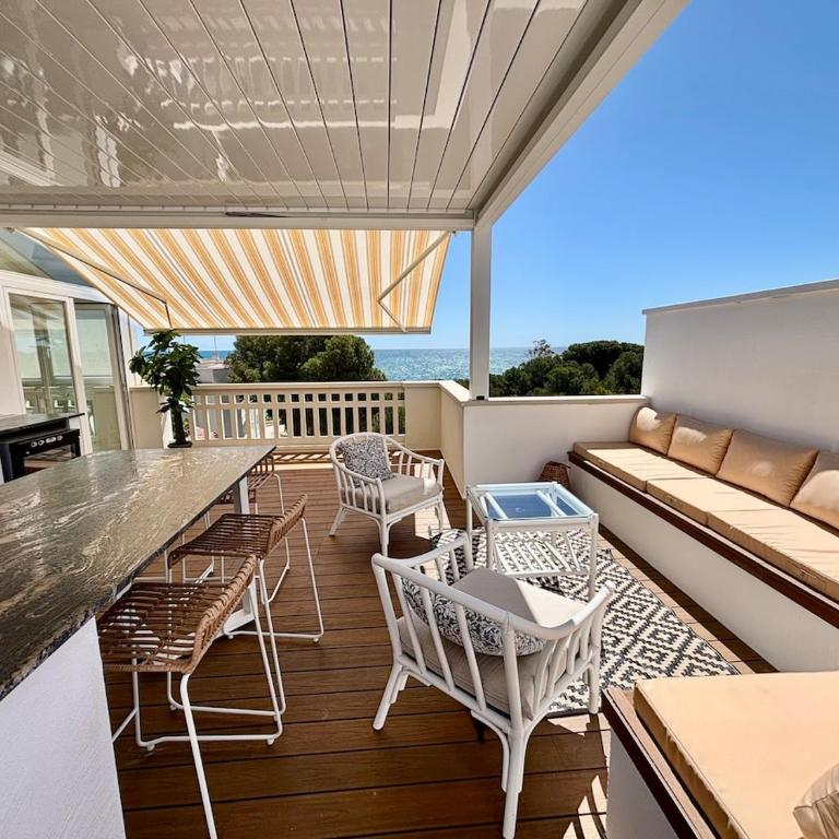 Beachfront, pool, air conditioning, 3 bedrooms, sea view - Apartamento - 34
