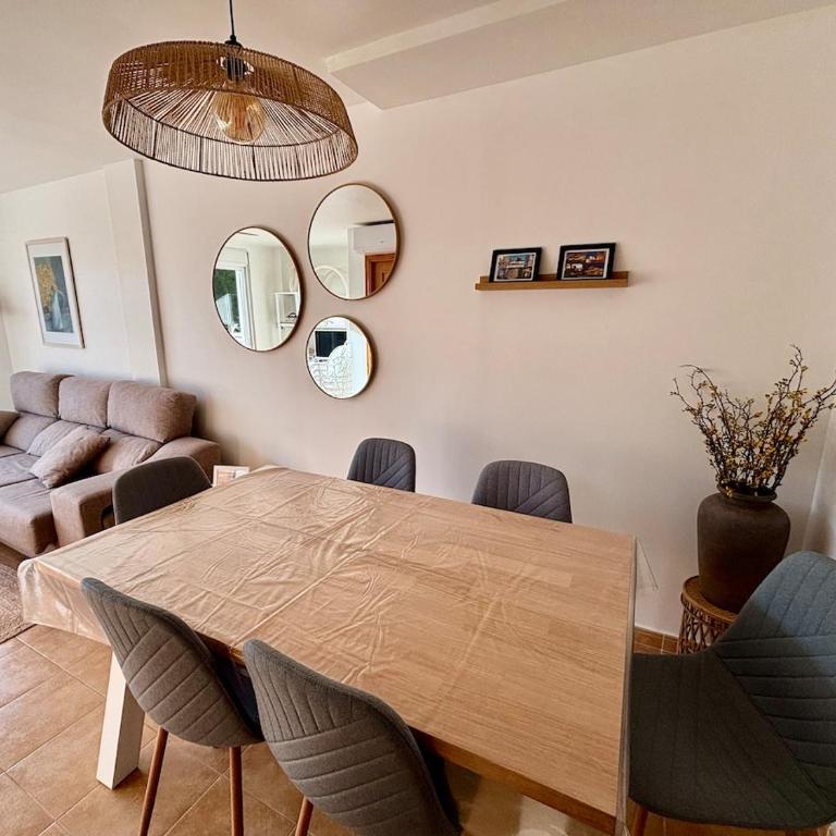 Beachfront, pool, air conditioning, 3 bedrooms, sea view - Apartamento - 51