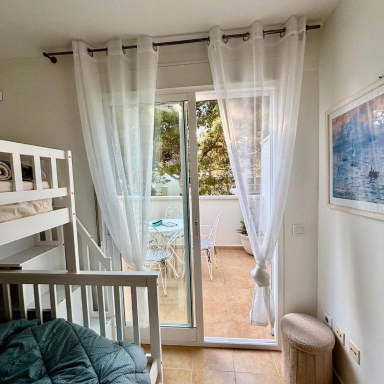 Beachfront, pool, air conditioning, 3 bedrooms, sea view - Apartamento - 60