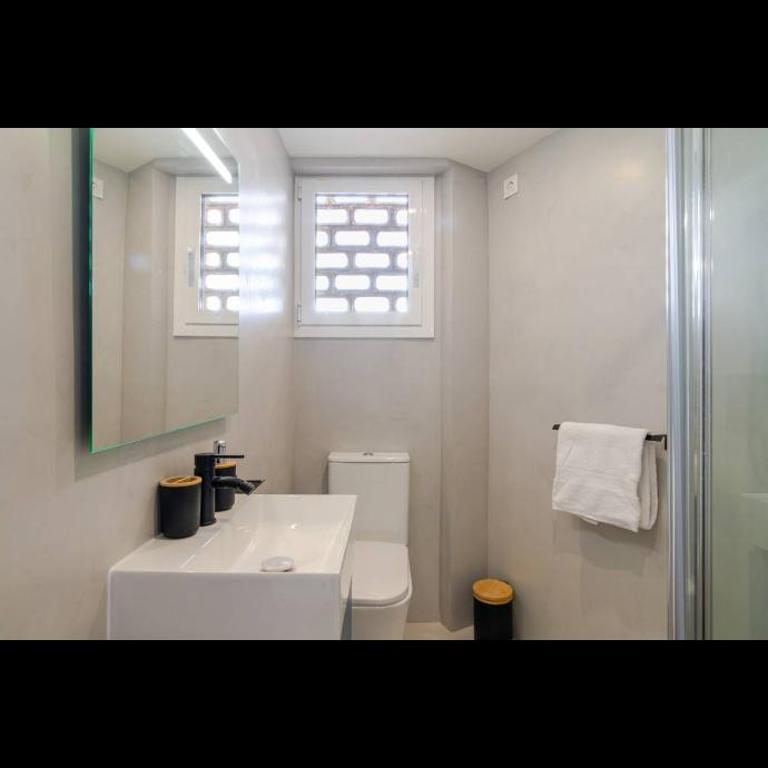 Playa y centro comercial - Apartamento de 2 dormitorios - 7