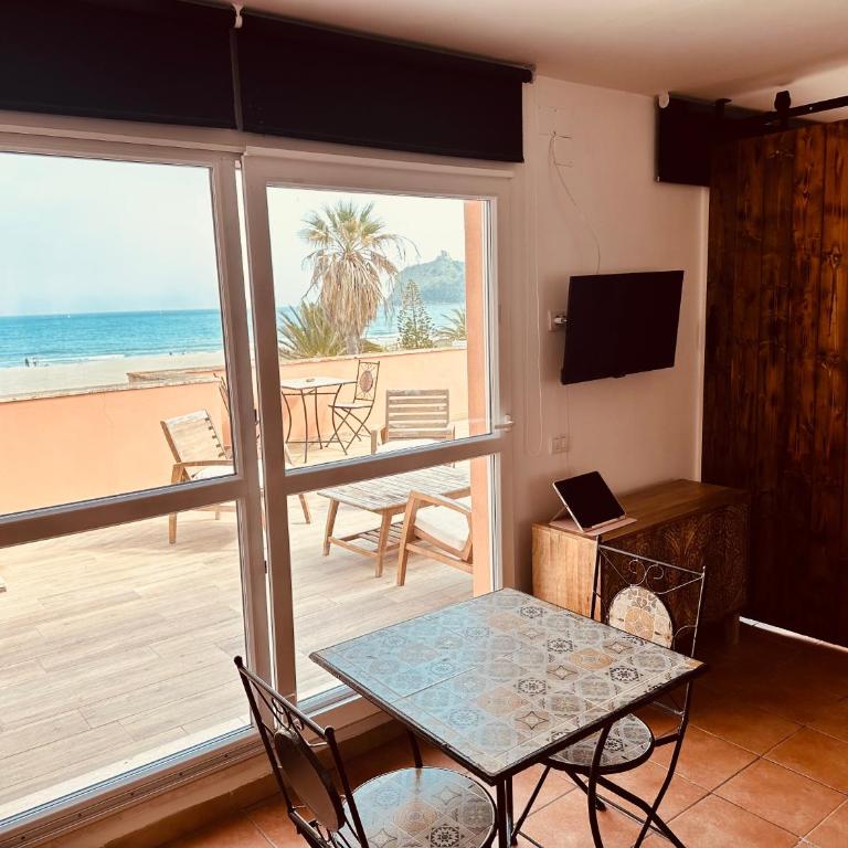 Attico La Terrazza sul Mare - Studio Apartment with Sea View - 9