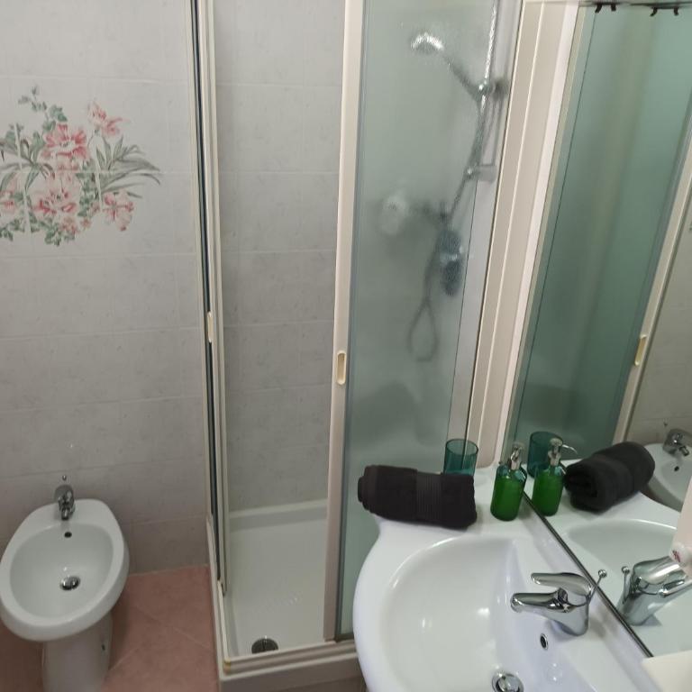 Apartment Trieste Casa Vacanze NATASCIA - Appartamento Familiare con 2 Camere da Letto e Vista - 49