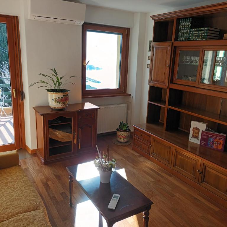 Apartment Trieste Casa Vacanze NATASCIA - Appartamento Familiare con 2 Camere da Letto e Vista - 48