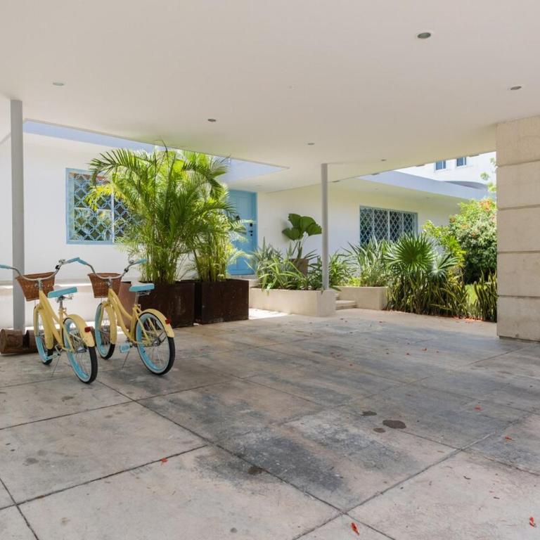 North Beachfront Villa - Villa - 23