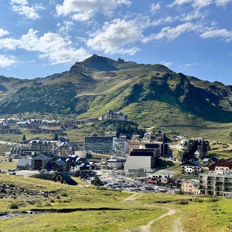 Ski, confort famille, appartement Cosy, Vue montagne,piscine,parking - Appartement 2 Chambres - 6