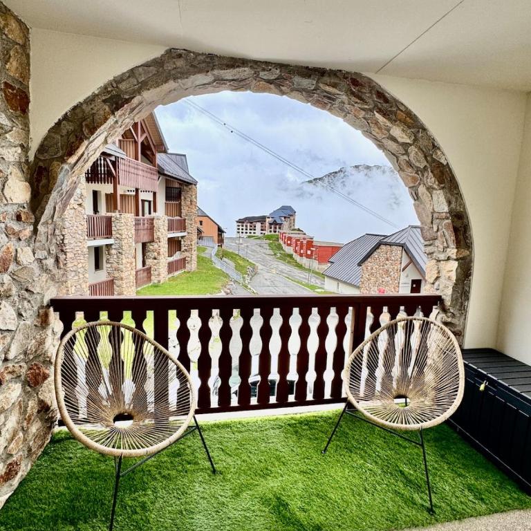 Ski, confort famille, appartement Cosy, Vue montagne,piscine,parking - Appartement 2 Chambres - 12
