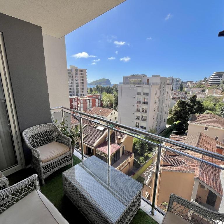 Plaza Apartment - One-Bedroom Apartment - 10