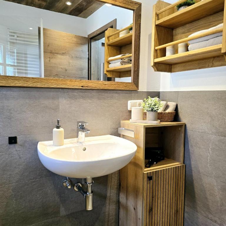 Ferienwohnungen Alpspitzecho - Apartment mit Balkon - 23