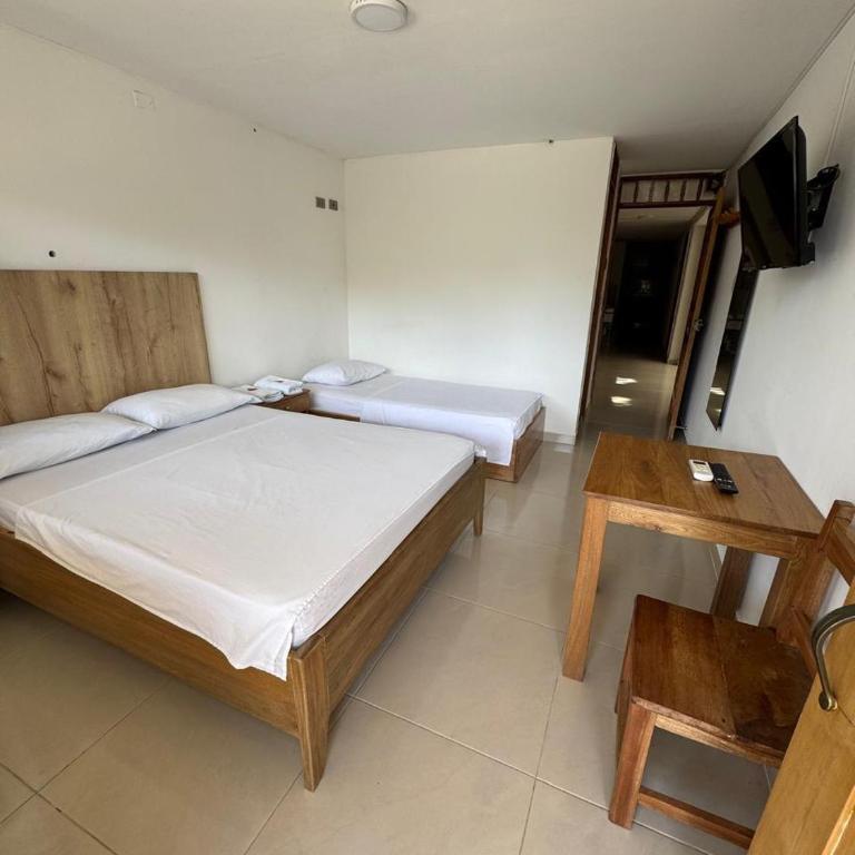 ApartaHotel Los Naranjos - Habitación Doble Estándar - 2 camas - 11