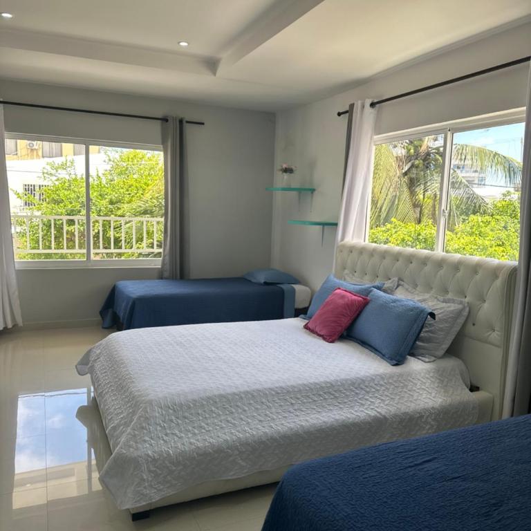 CASA VERANO - Family Room - 3