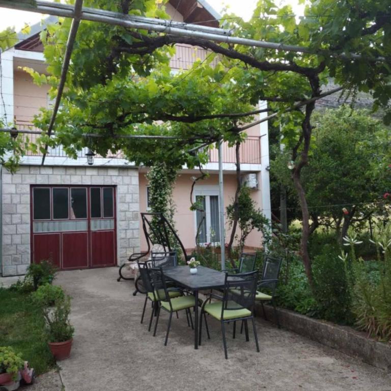 Apartmani Vujović - Mir i Sunce - Apartman sa 2 Spavaće Sobe - 1
