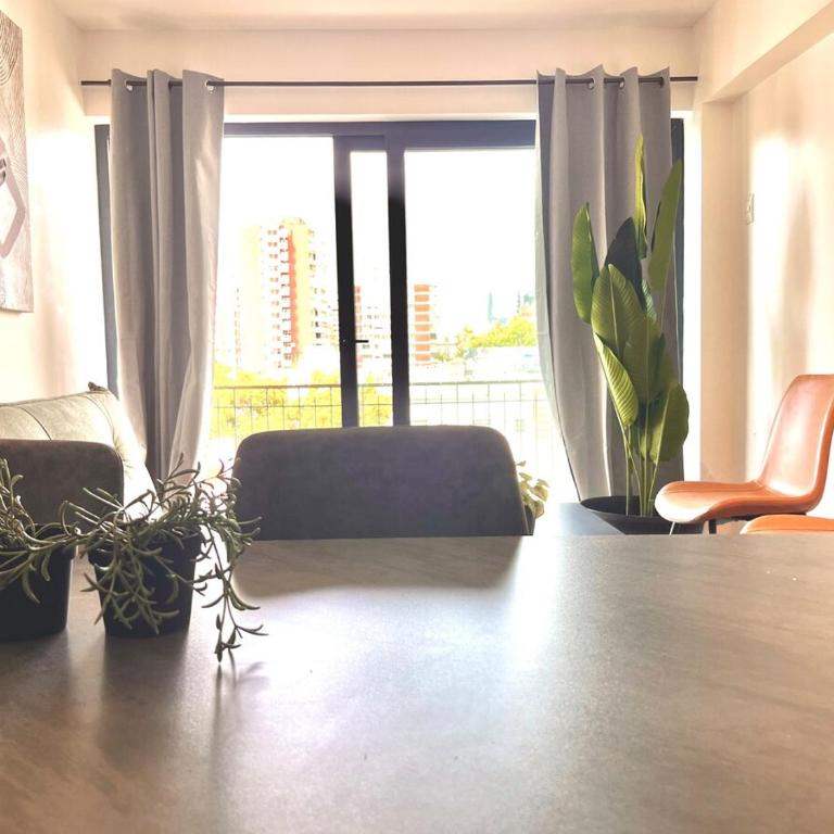 Clásico depto remodelado con vista a Costanera Center - Apartamento de 2 dormitorios - 4