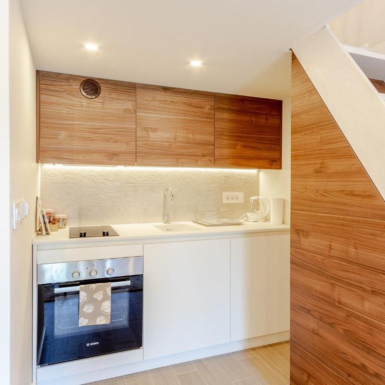Mini Condos 3 D1, Ground floor with private patio - Studio Apartment with One Double Bed - 4