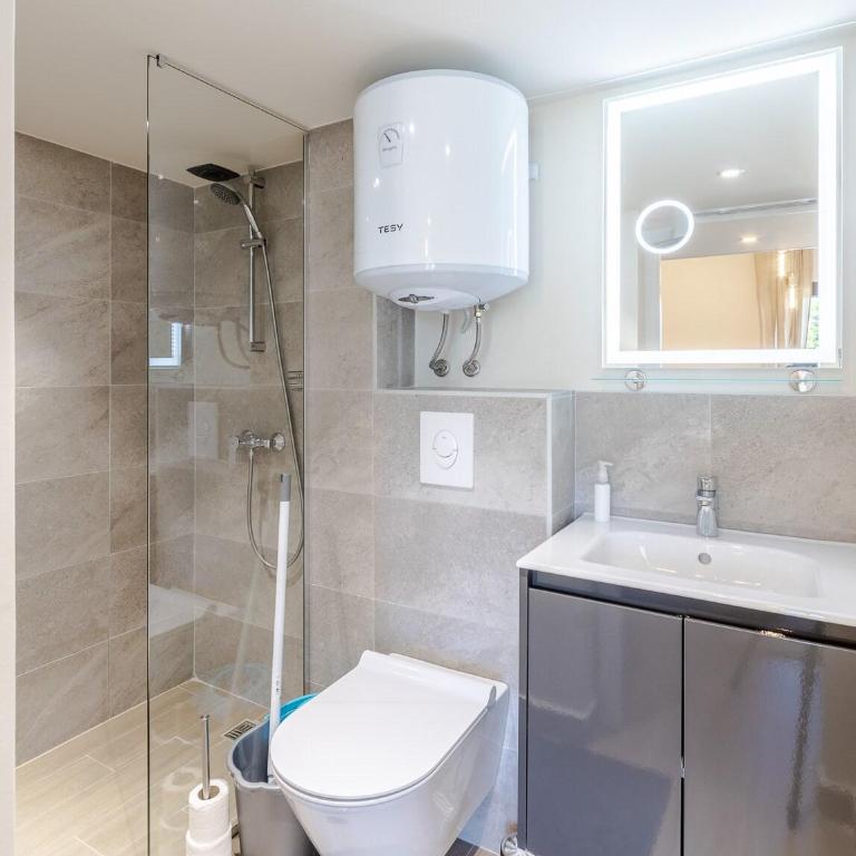 Mini Condos 3 D1, Ground floor with private patio - Studio Apartment with One Double Bed - 6