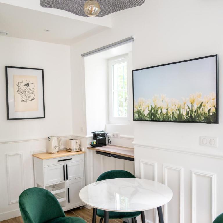 Cosy and calm suite with a terrace in Montmartre - Chambre Familiale - 4