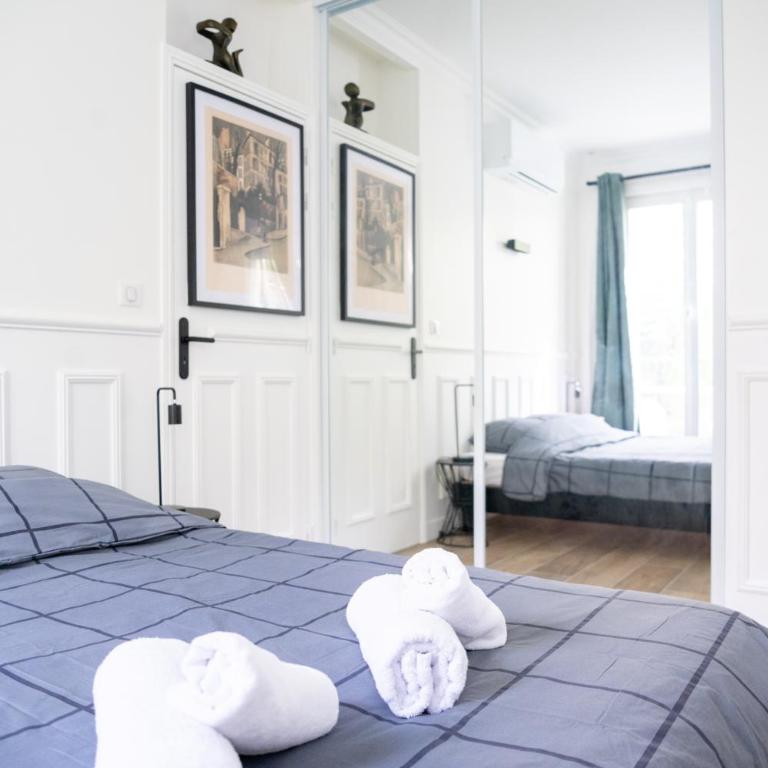 Cosy and calm suite with a terrace in Montmartre - Chambre Familiale - 6