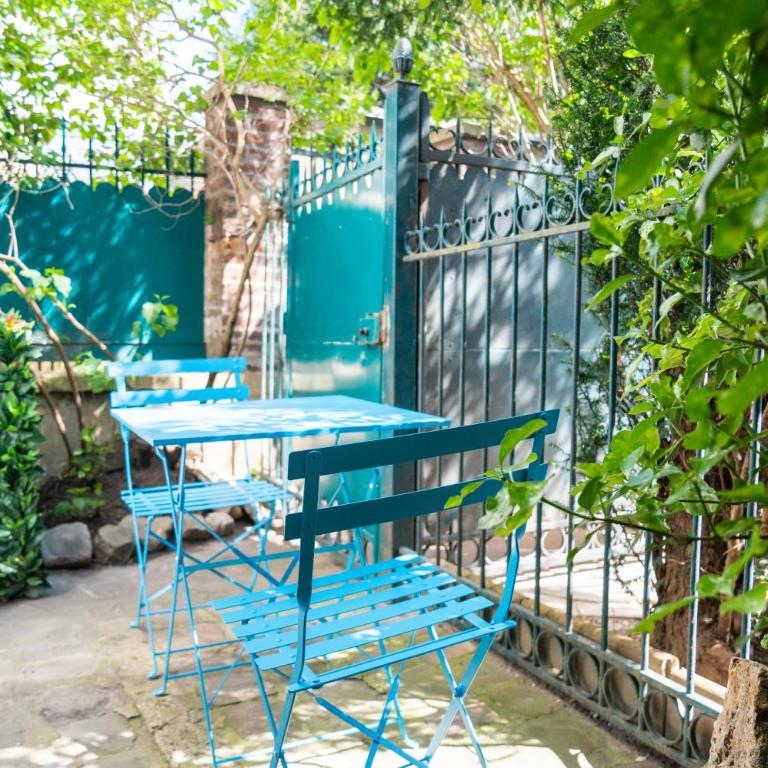 Cosy and calm suite with a terrace in Montmartre - Chambre Familiale - 13