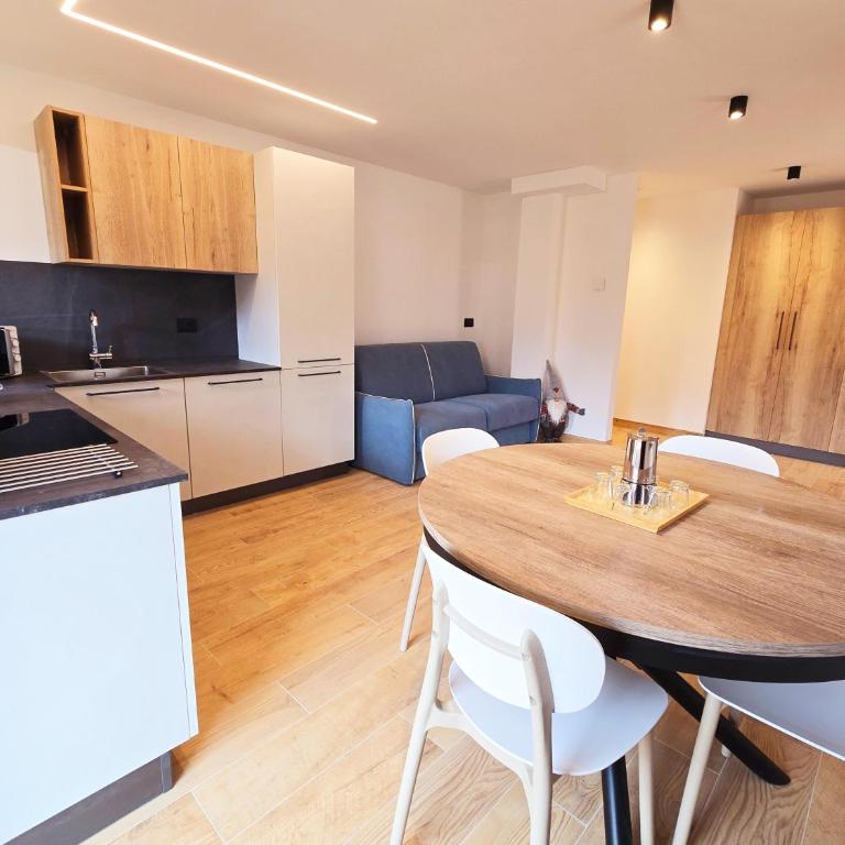 Alpine Lodge Tesero - Alpine Stay Apartments - Two-Bedroom Apartment - 5