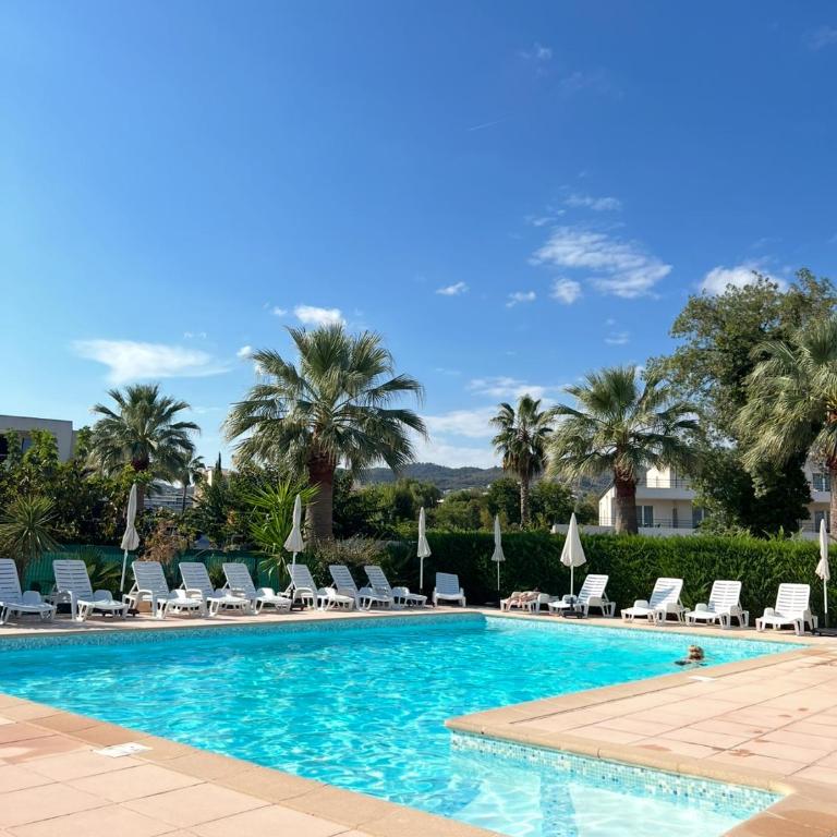Luxury 3 pièce Garden Apartment in Cannes Marina - Appartement - Vue sur Mer - 2