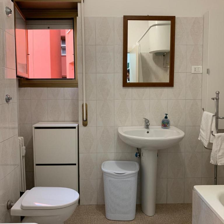 At Mollys metro A LucioSestio - Appartamento con 2 Camere da Letto - 33