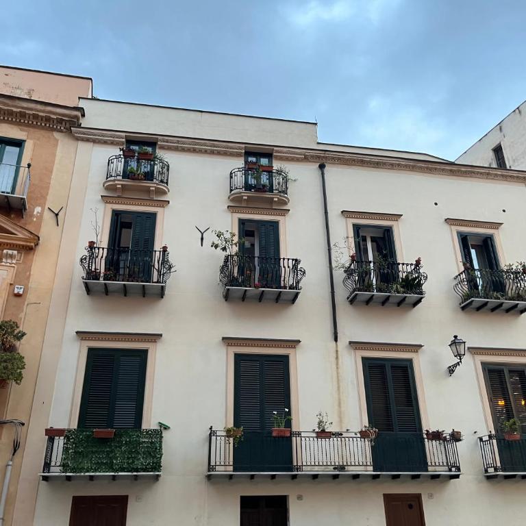 Palazzo dei Duchi D'Amico - Apartment -"TraleVolte" del '700 - Appartamento con 2 Camere da Letto - 63