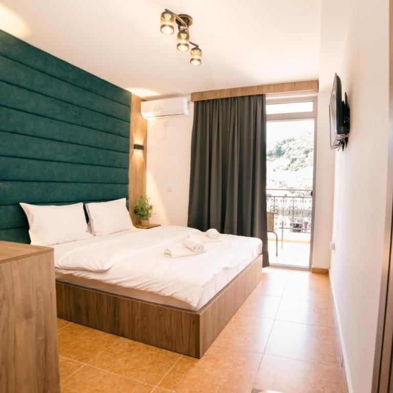 Hotel Dajti - Deluxe Double Room - 4