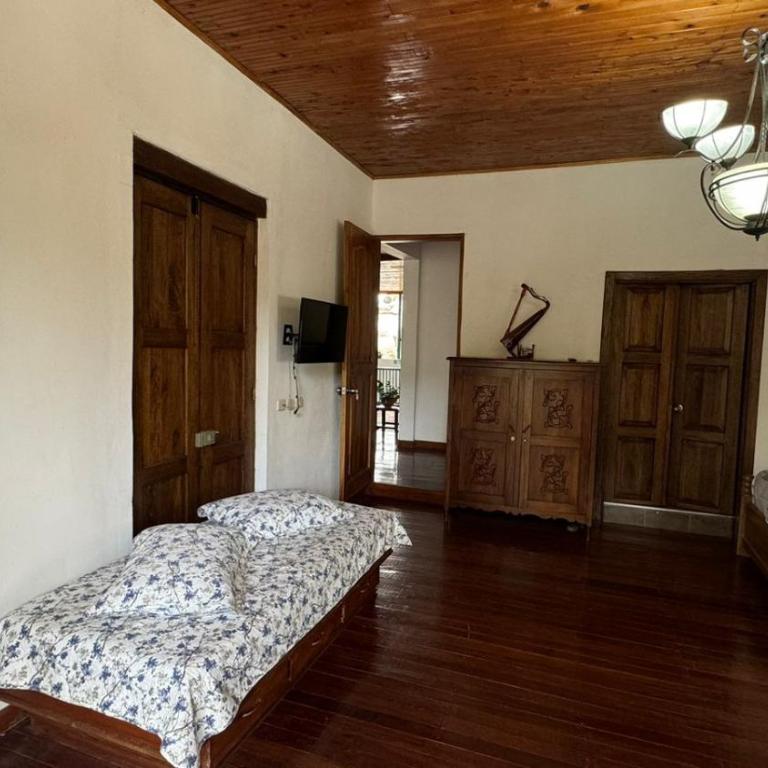 El Balcón de Emma - Family Room with Balcony - 5