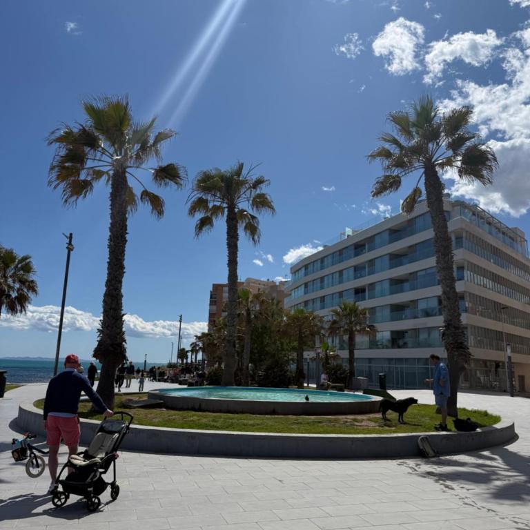 Two- story apartment near the sea 5 minutes - Apartamento de 1 dormitorio con terraza - 5