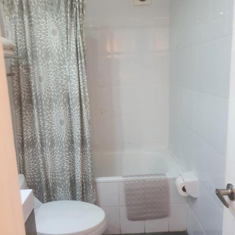 Departamento céntrico en providencia , a una cuadra de metro y muy cercano a costanera center - Apartamento de 1 dormitorio - 2