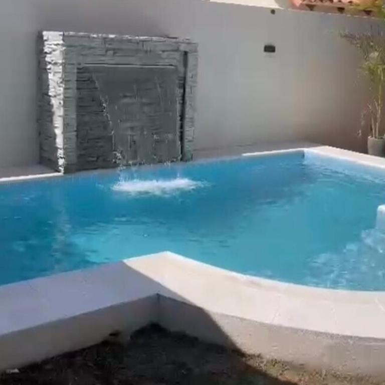 Beautiful house with pool - One-Bedroom House - 1