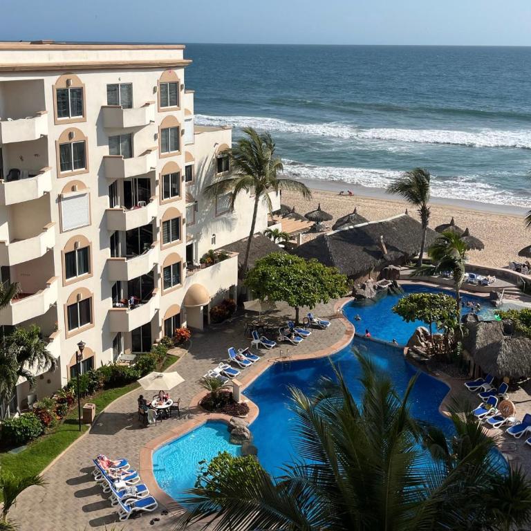 Costa Bonita Mazatlán Departamento pie de playa Beach Resort - Apartment with Garden View - 1