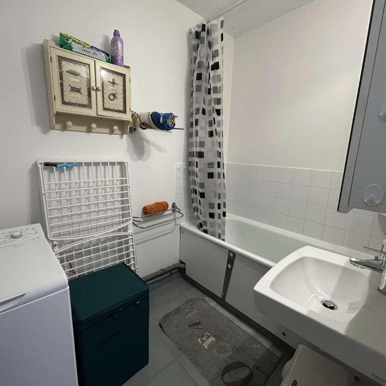 Appartement moderne 3 pièces, vue mer, parking privé, 5 couchages - FR-1-224C-348 - Appartement - 14