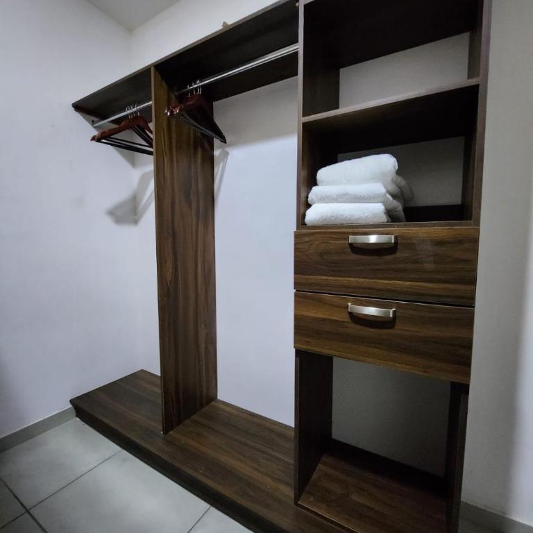 Nuevo depa con alberca y gym - Three-Bedroom Apartment - 9