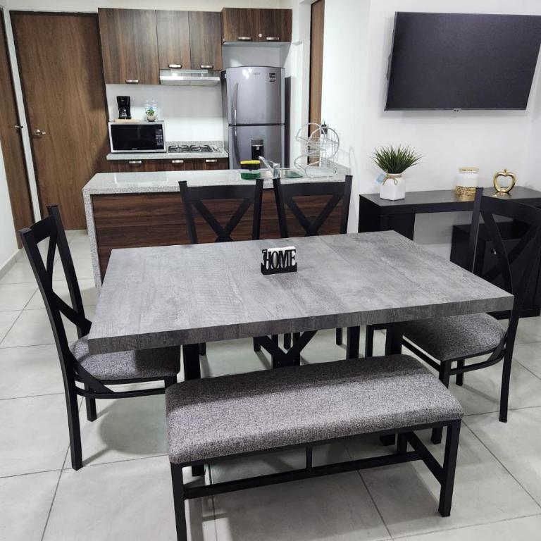 Nuevo depa con alberca y gym - Three-Bedroom Apartment - 3
