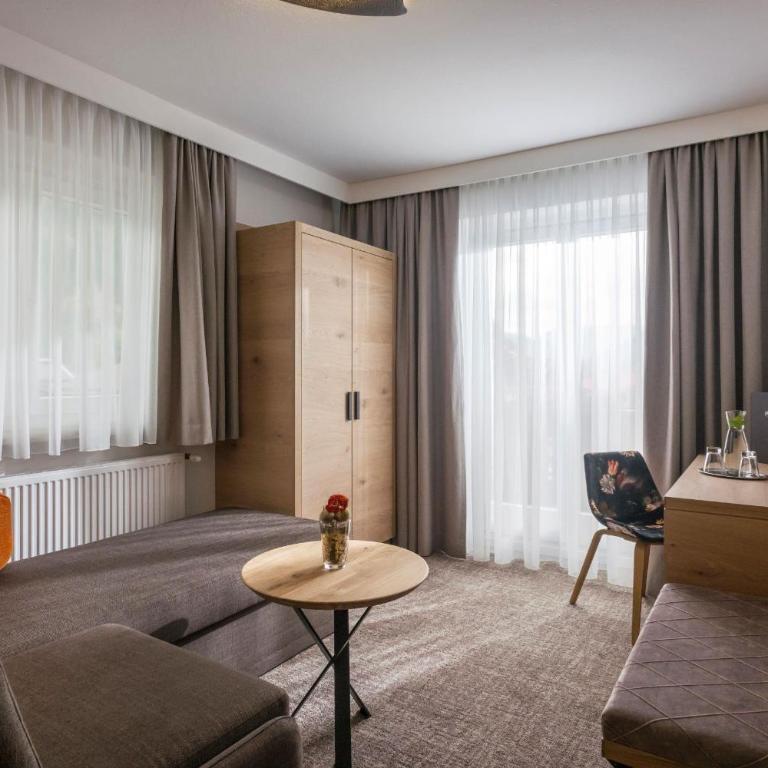 Hotel Jägerhof Mayrhofen - Junior Suite mit Balkon - 4