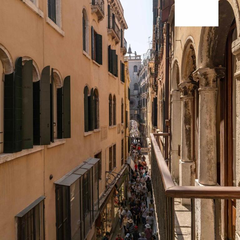 Torre dell'orologio Apartment by Bricola Apartments - Appartamento - 32