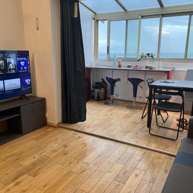 A sea-view T2 for 2 people - One-Bedroom Apartment - 10