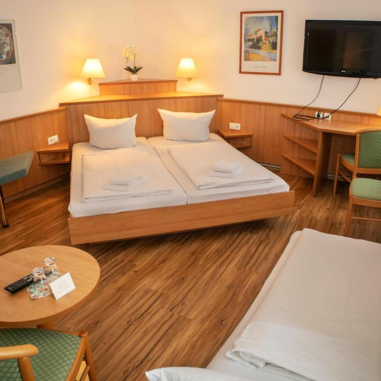 Hotel Möve garni - Doppelzimmer - 1
