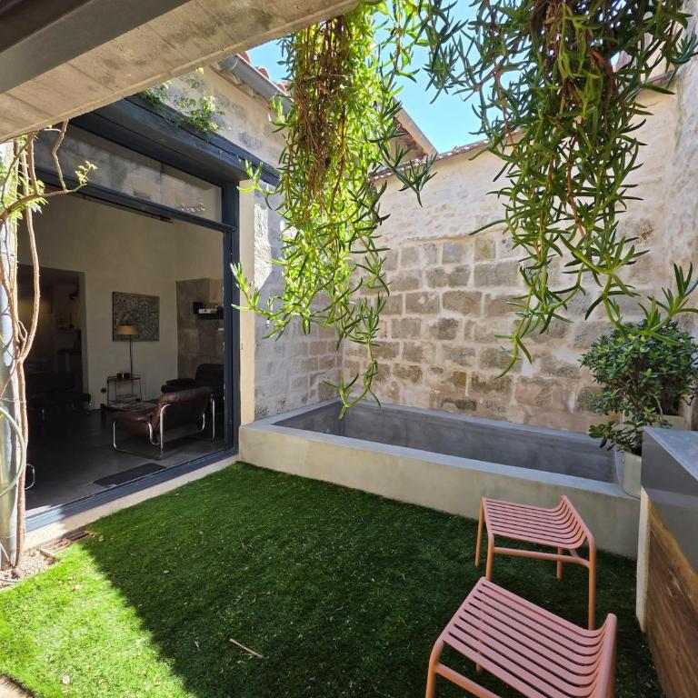 Maison des Remparts Intra-Muros spacieuse Patio avec Bassin Wifi Parking Gratuit - Maison 5 Chambres - 1