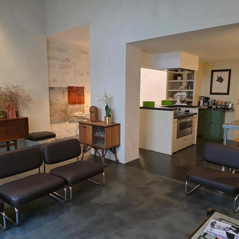 Maison des Remparts Intra-Muros spacieuse Patio avec Bassin Wifi Parking Gratuit - Maison 5 Chambres - 2