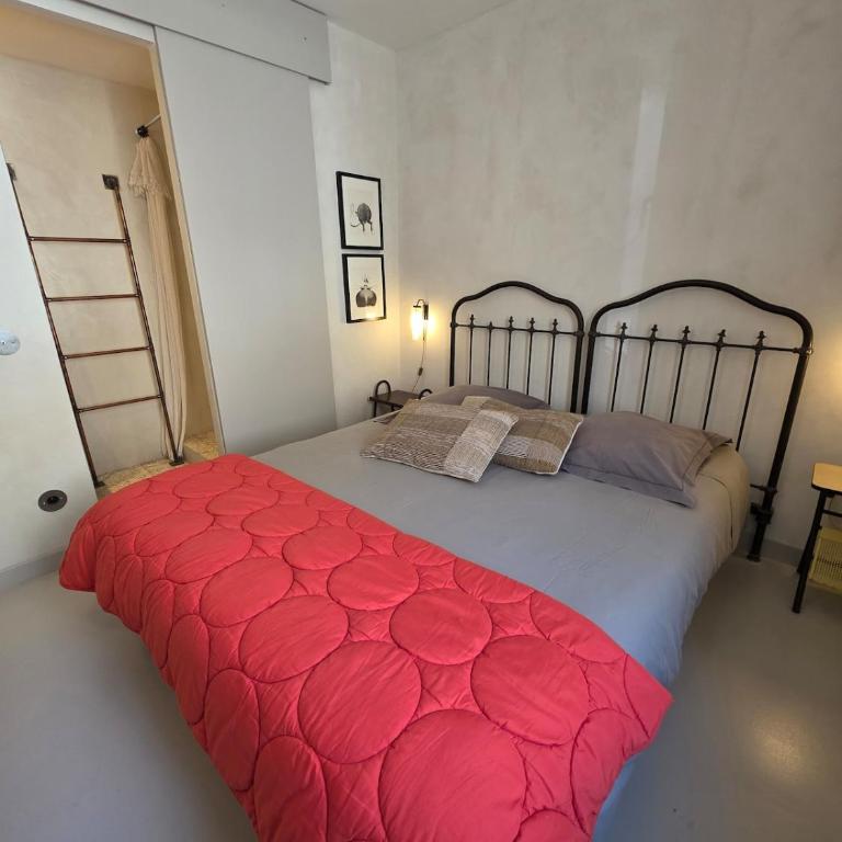 Maison des Remparts Intra-Muros spacieuse Patio avec Bassin Wifi Parking Gratuit - Maison 5 Chambres - 23