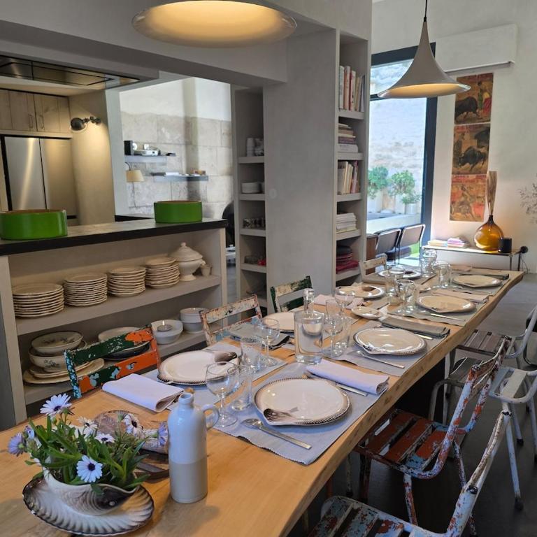 Maison des Remparts Intra-Muros spacieuse Patio avec Bassin Wifi Parking Gratuit - Maison 5 Chambres - 33