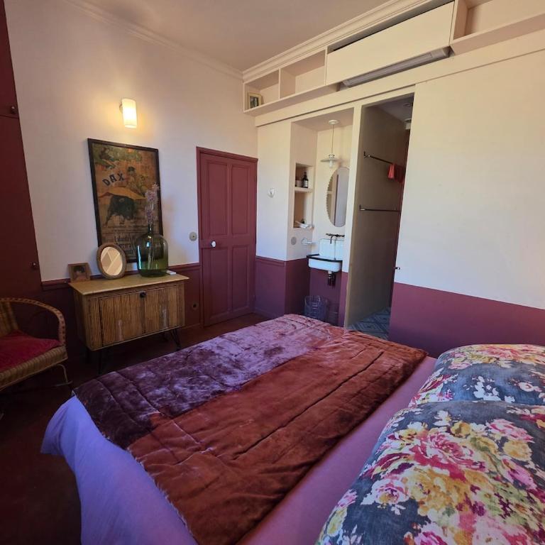 Maison des Remparts Intra-Muros spacieuse Patio avec Bassin Wifi Parking Gratuit - Maison 5 Chambres - 39