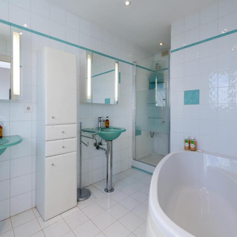 3-Br Apartment with Private Pool & Sea View - Appartement - 38