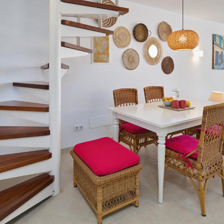 Waterfront Apartment 'Maria'. Pool. WIFI - Apartamento de 3 dormitorios - 10