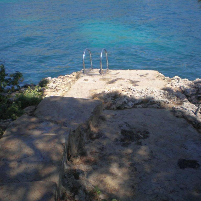 Waterfront Apartment 'Maria'. Pool. WIFI - Apartamento de 3 dormitorios - 48
