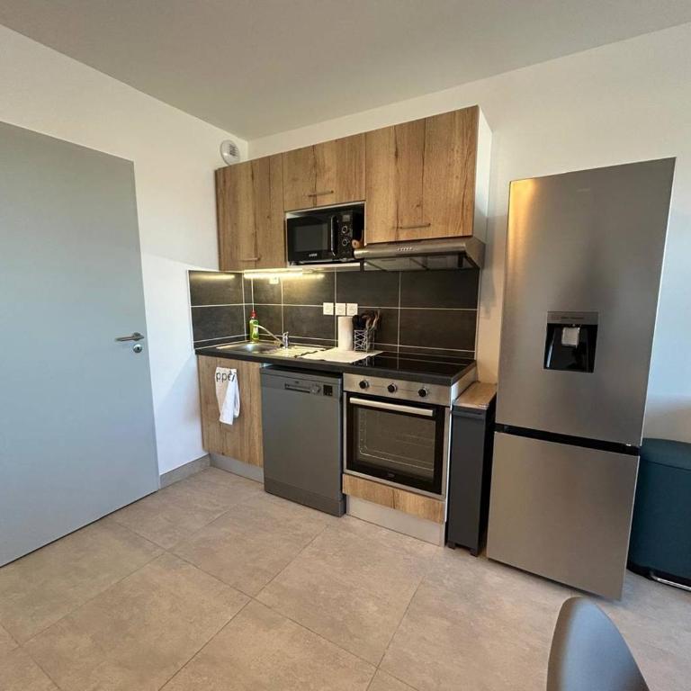 NAÏA BRI - Two-Bedroom Apartment with Balcony - 3